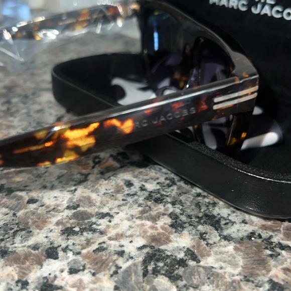 Marc Jacobs Sunglasses NIB - Picture 5 of 9